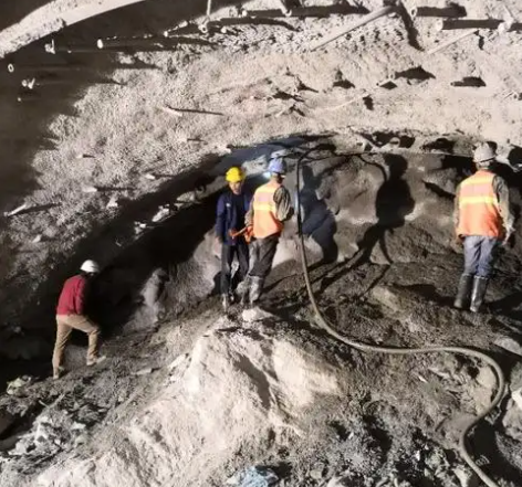 毛感乡拱顶带模注浆料的施工流程及注意事项